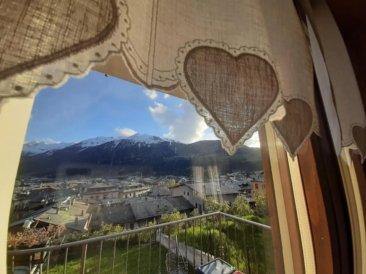 The Yellow House Bormio