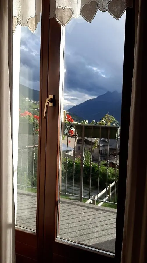 The Yellow House Bormio 0*,  Italy