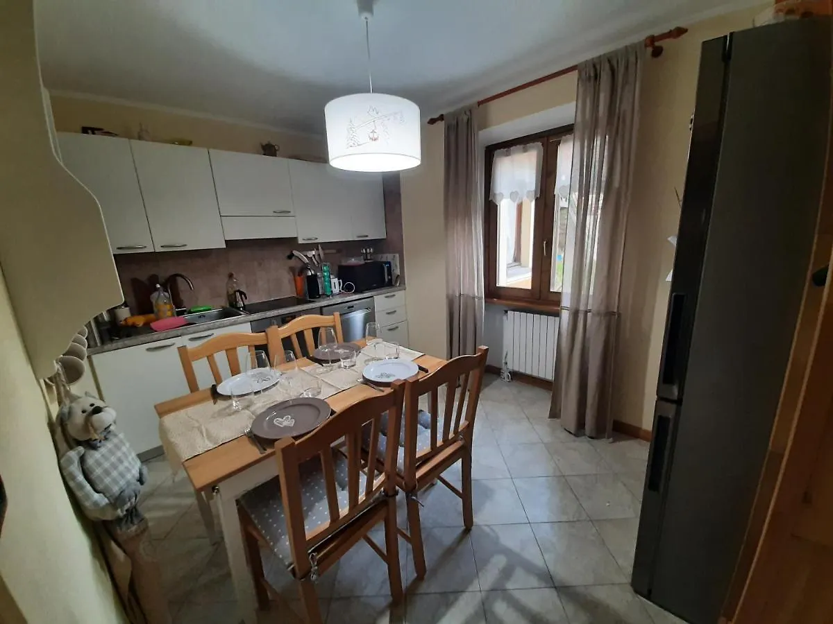 Apartment The Yellow House Bormio