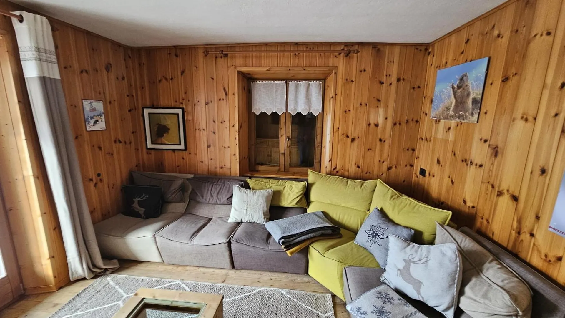Apartment The Yellow House Bormio