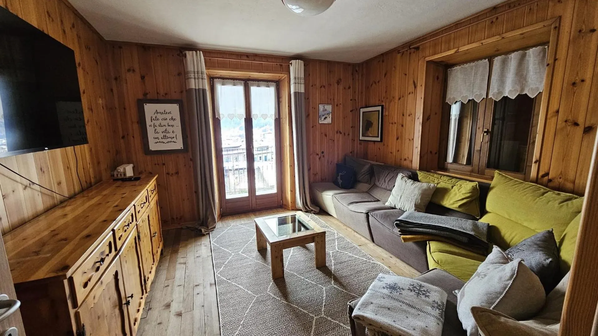 The Yellow House Bormio
